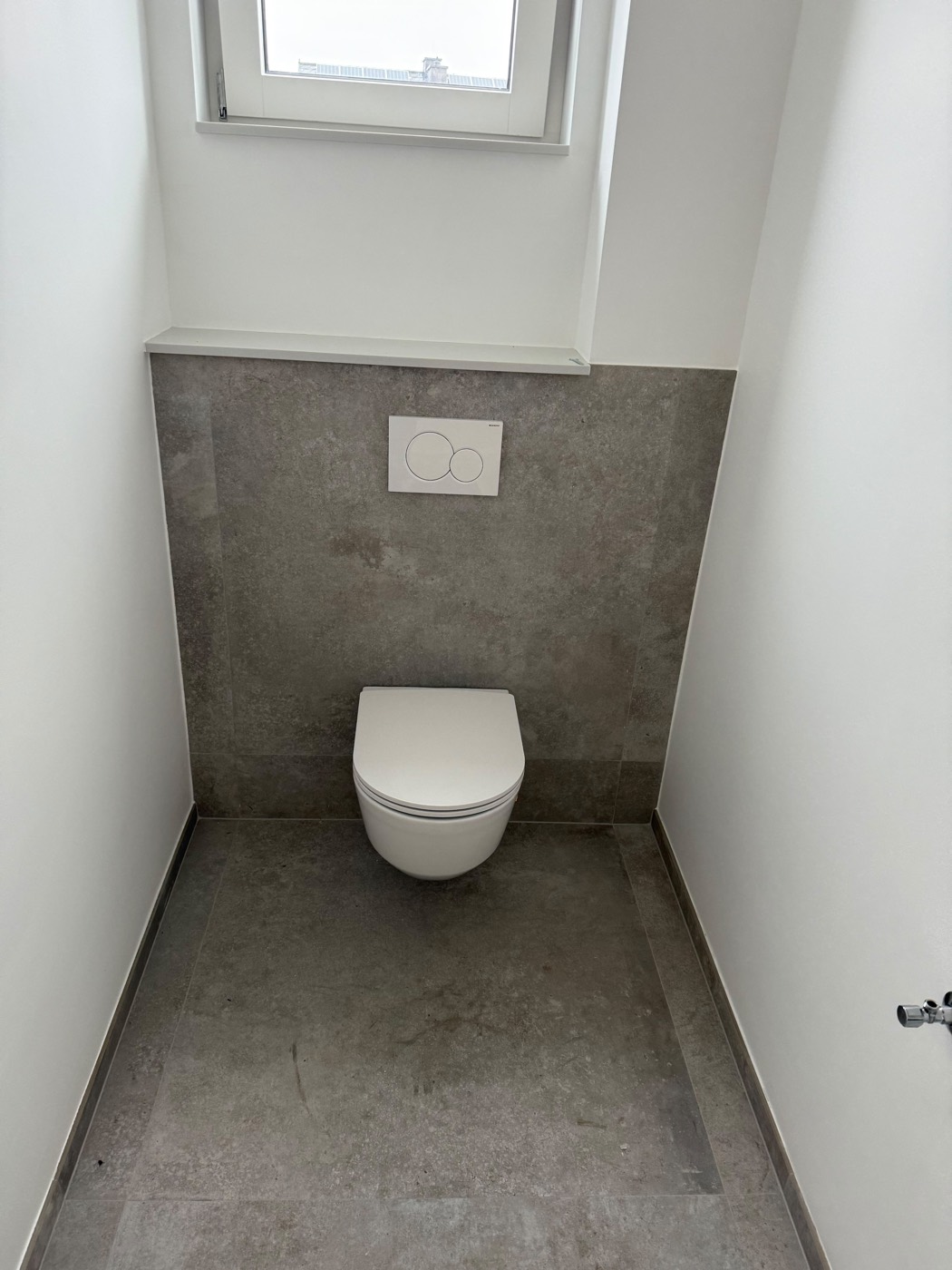 Modernes WC mit hochwertiger Keramik